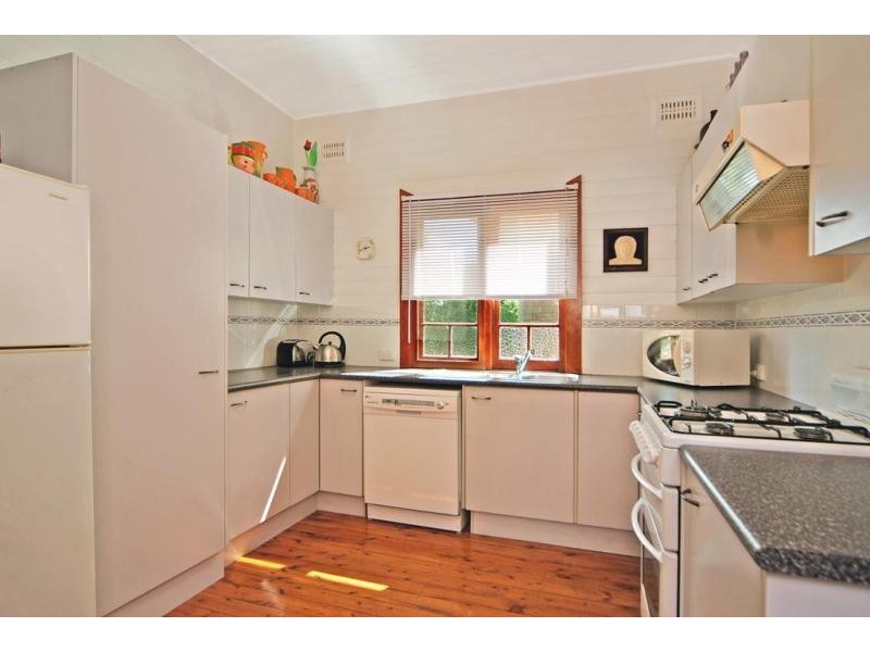 33 Plunkett Street, Nowra NSW 2541