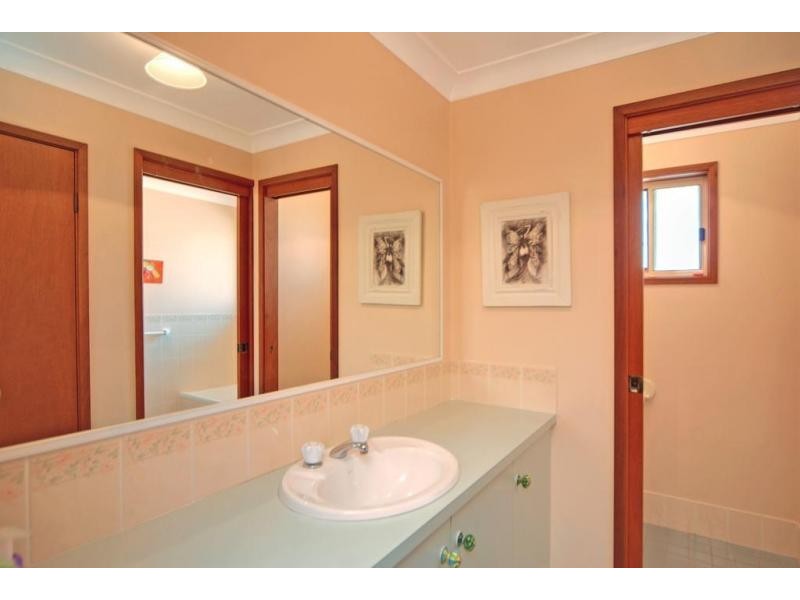 17 Rayleigh Drive, Worrigee NSW 2540