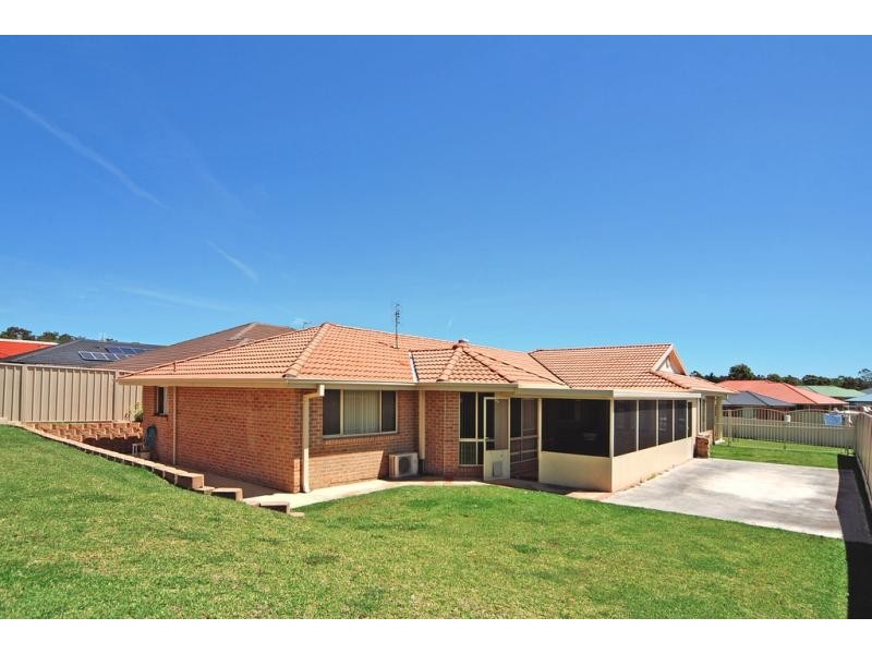 9 Warrigal Street, Nowra NSW 2541