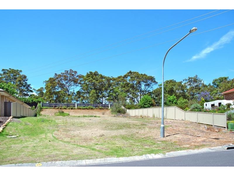 35 Warrigal Street, Nowra NSW 2541