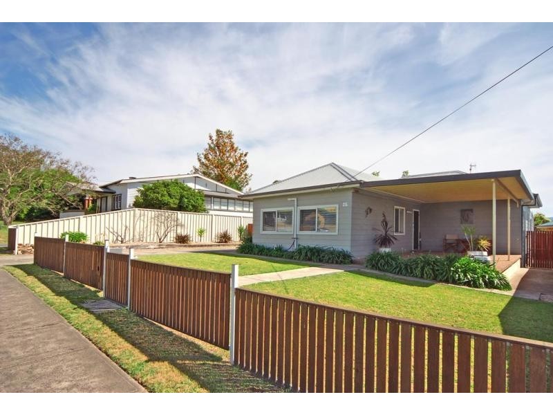 25 Cambewarra Road, Bomaderry NSW 2541