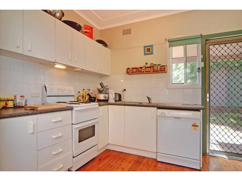 9 South Street, Greenwell Point NSW 2540