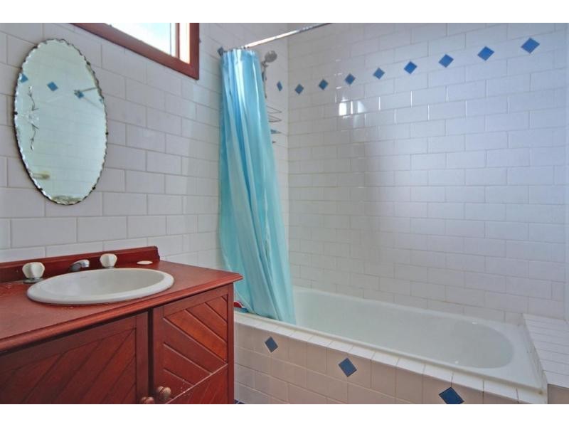 9 South Street, Greenwell Point NSW 2540