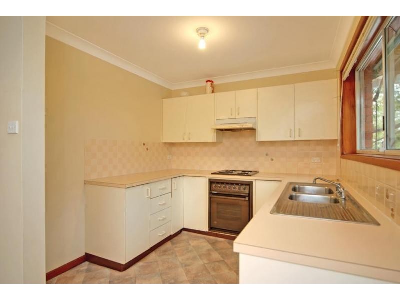 2/47 Brinawarr Street, Bomaderry NSW 2541