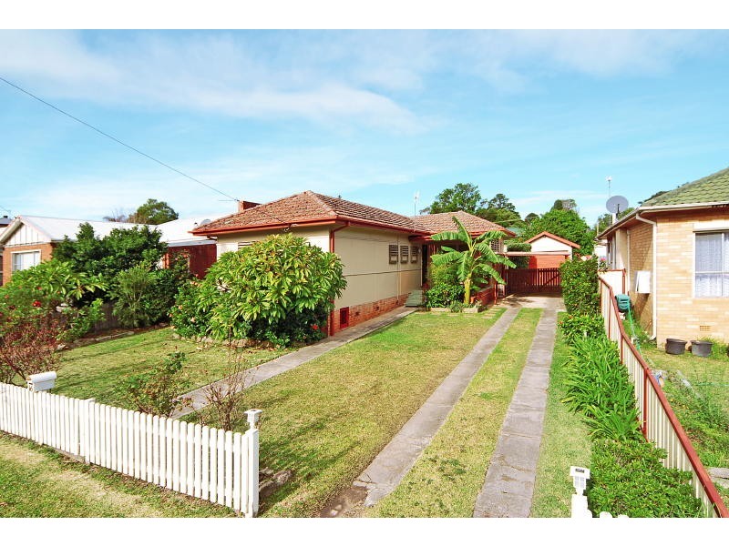 16 Morton Parade, Nowra NSW 2541