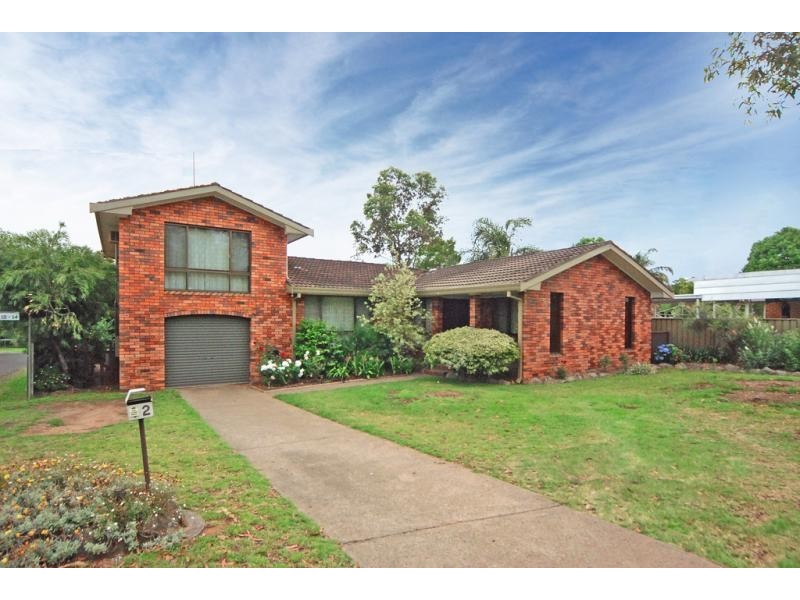 12 Jasmine Drive, Bomaderry NSW 2541