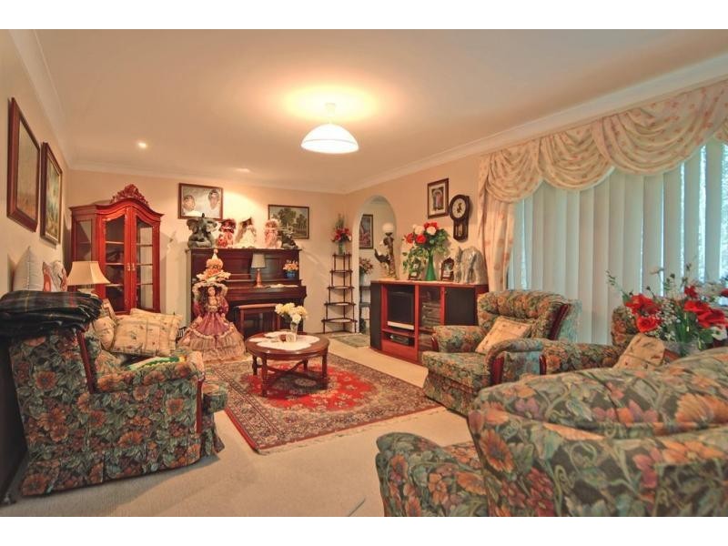 12 Jasmine Drive, Bomaderry NSW 2541