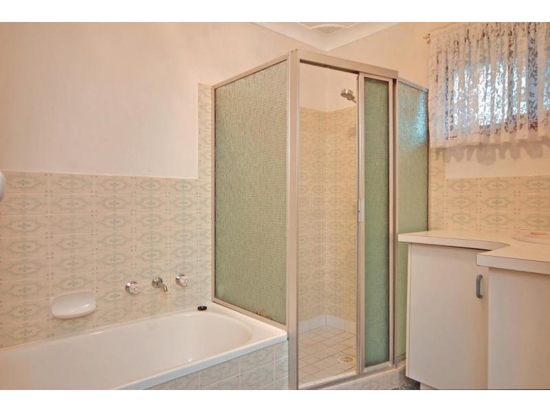 12 Jasmine Drive, Bomaderry NSW 2541