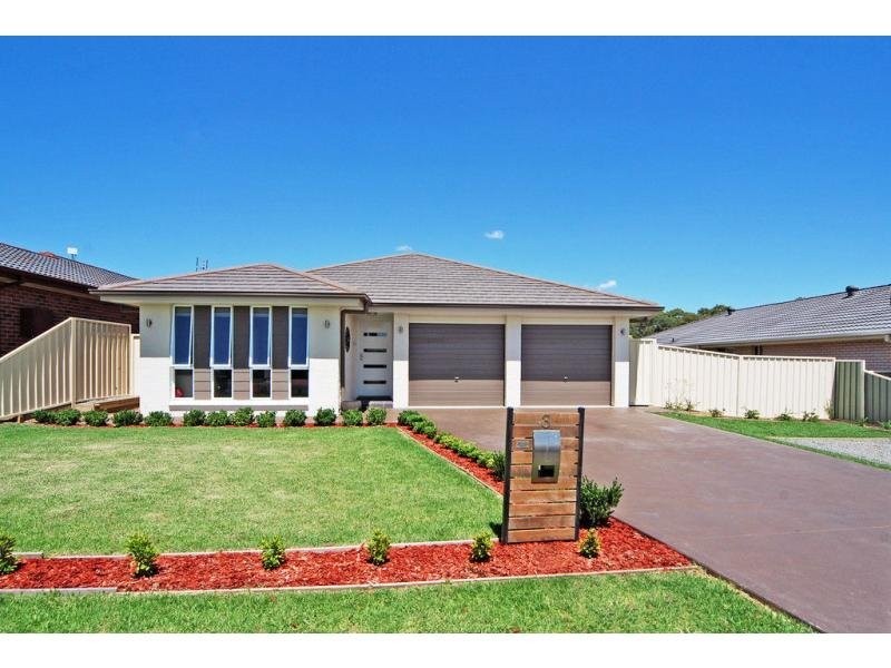 3 Hesperus Close, Nowra NSW 2541