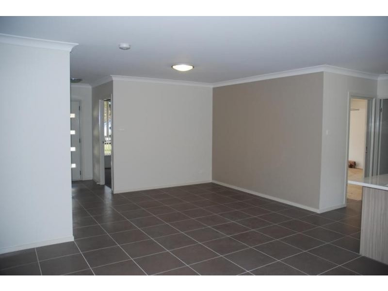 2 Coral Sea Drive, West Nowra NSW 2541