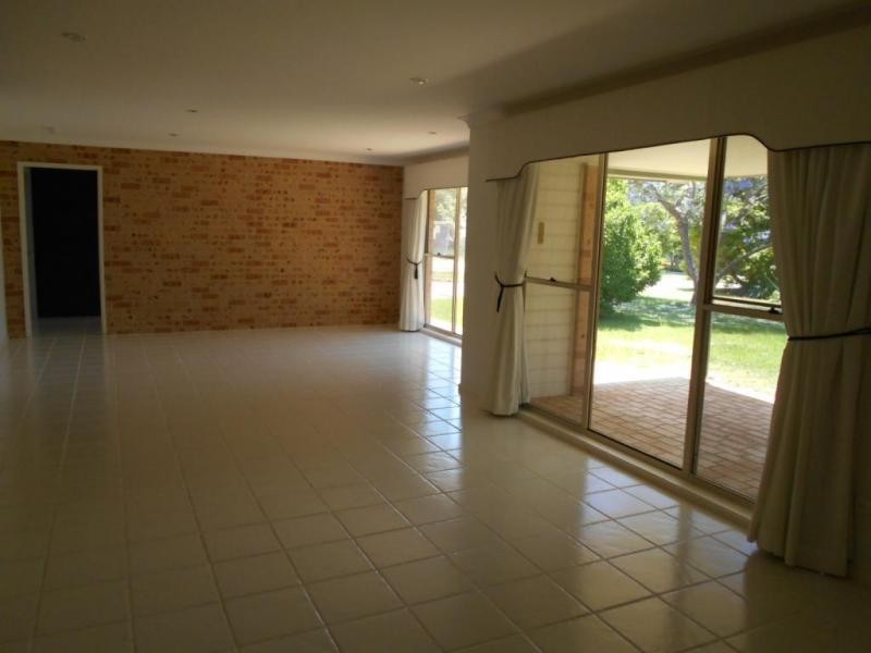 9 Cavangah Lane, West Nowra NSW 2541