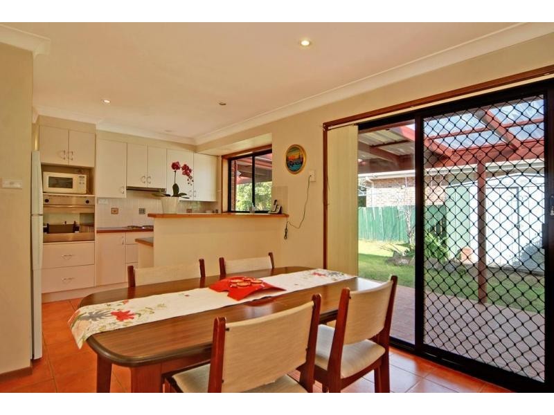 18 Rannoch Drive, West Nowra NSW 2541