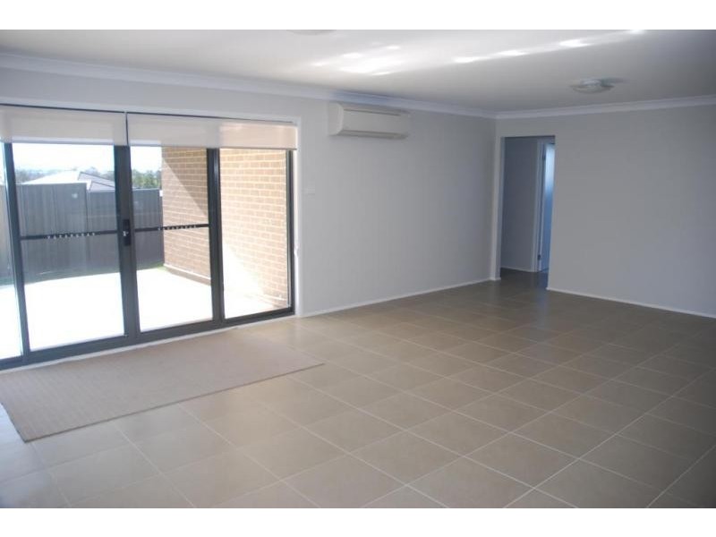 11 Banool Circuit, Bomaderry NSW 2541