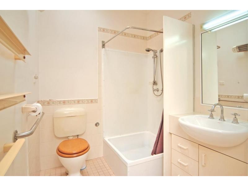 14 Brinawarr Street, Bomaderry NSW 2541