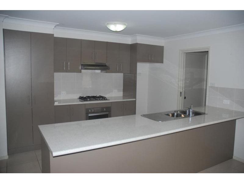 2/1 Palm Lily Close, Worrigee NSW 2540