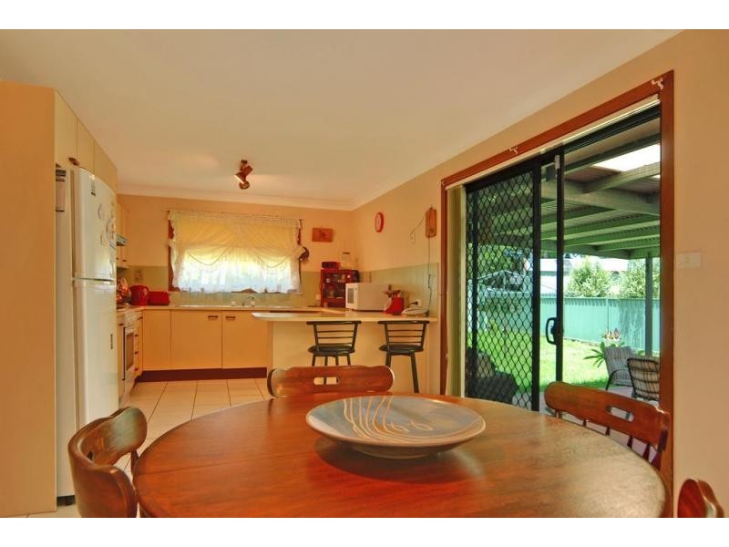 43 Yeovil Drive, Bomaderry NSW 2541
