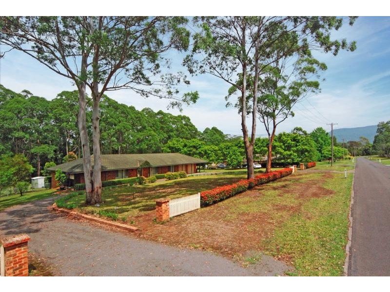 15 Tartarian Crescent, Bomaderry NSW 2541