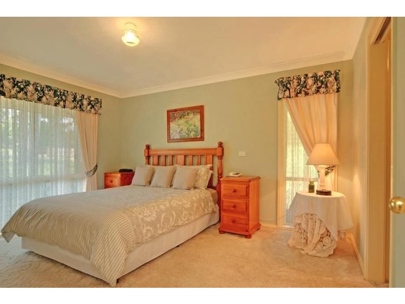 15 Tartarian Crescent, Bomaderry NSW 2541