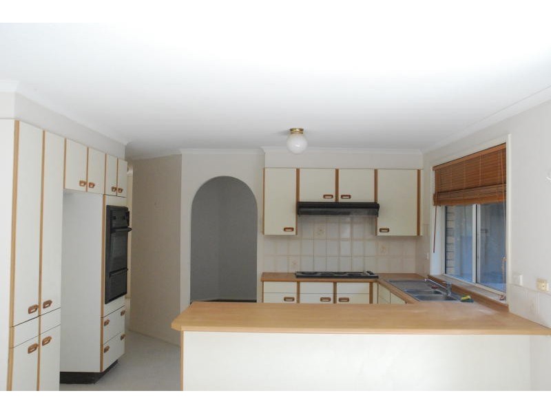 2 Groudle Glen, Bomaderry NSW 2541