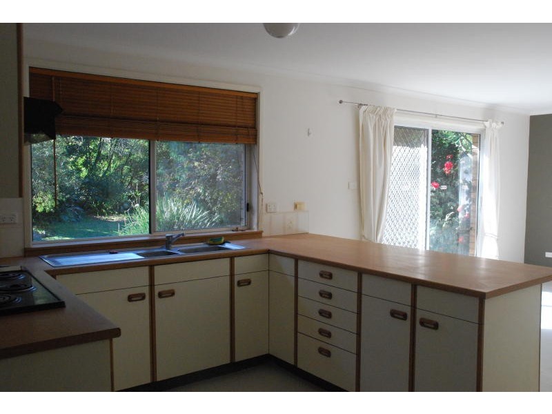 2 Groudle Glen, Bomaderry NSW 2541