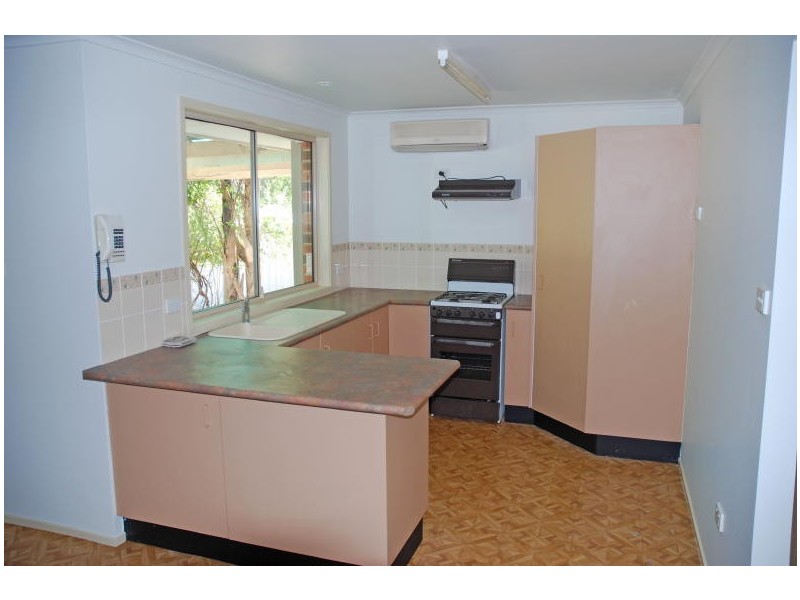 75 Park Road, Nowra NSW 2541