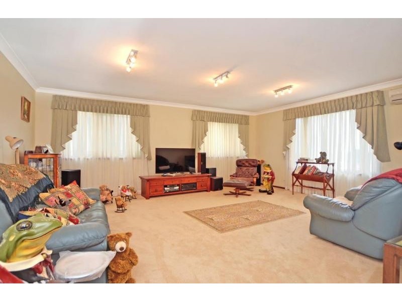 39 Warrigal Street, Nowra NSW 2541