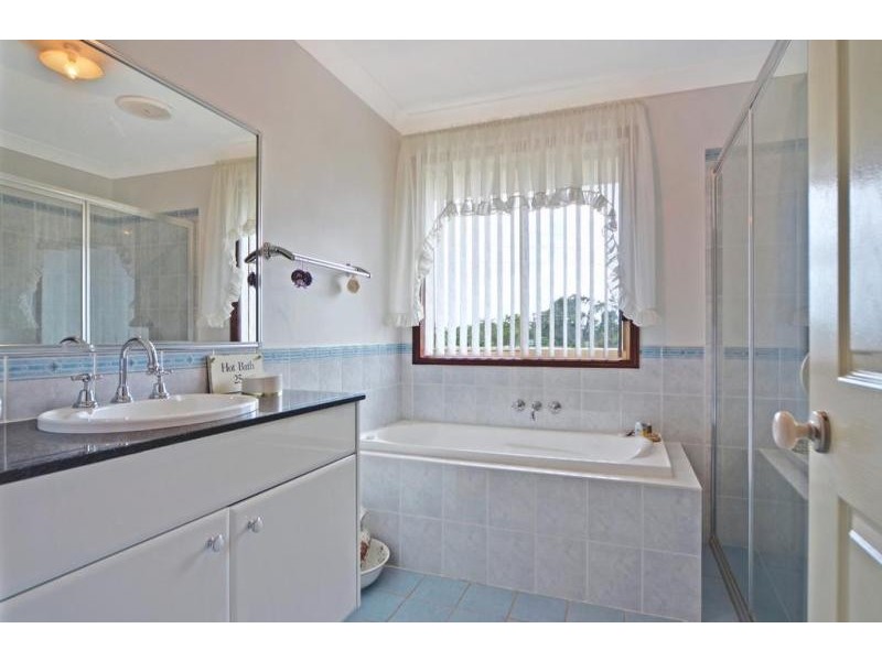 39 Warrigal Street, Nowra NSW 2541