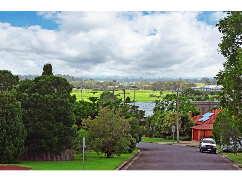 37 Mulgen Crescent, Bomaderry NSW 2541