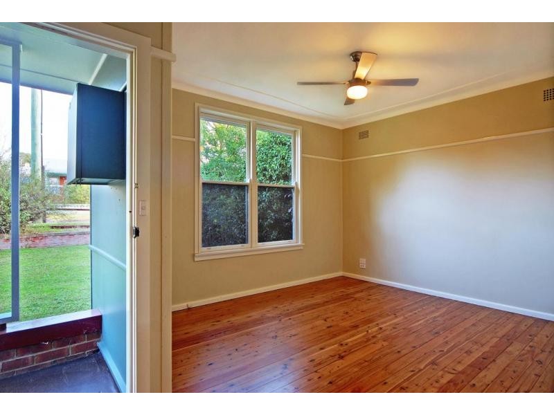 8 Burr Avenue, Nowra NSW 2541