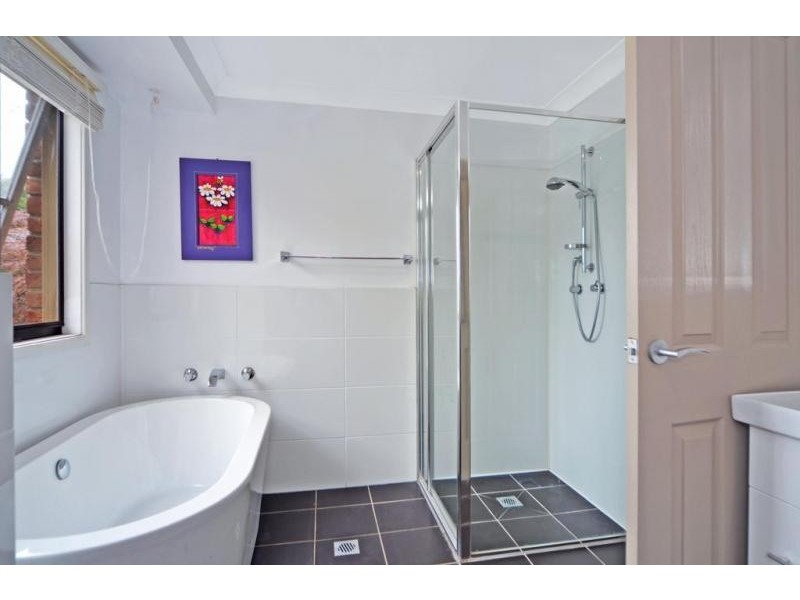 3 Shanklin Close, Bomaderry NSW 2541