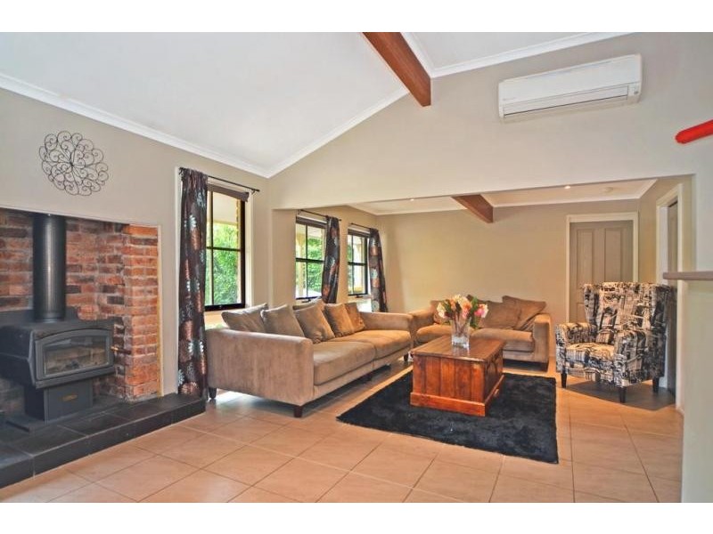 3 Shanklin Close, Bomaderry NSW 2541