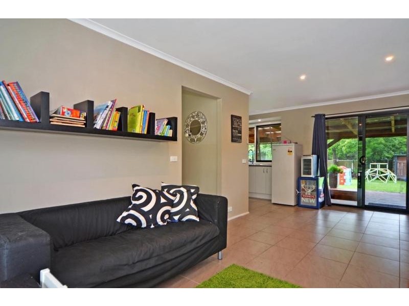 3 Shanklin Close, Bomaderry NSW 2541