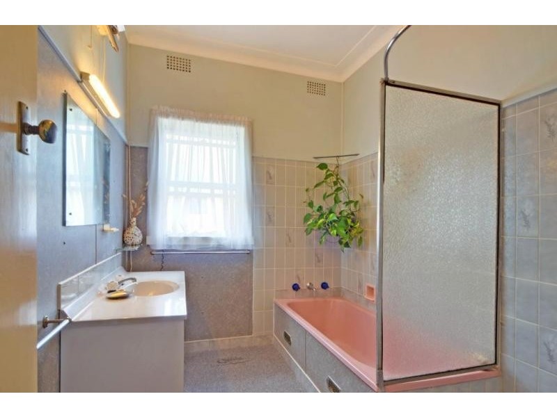 4 Centre Street, Nowra NSW 2541