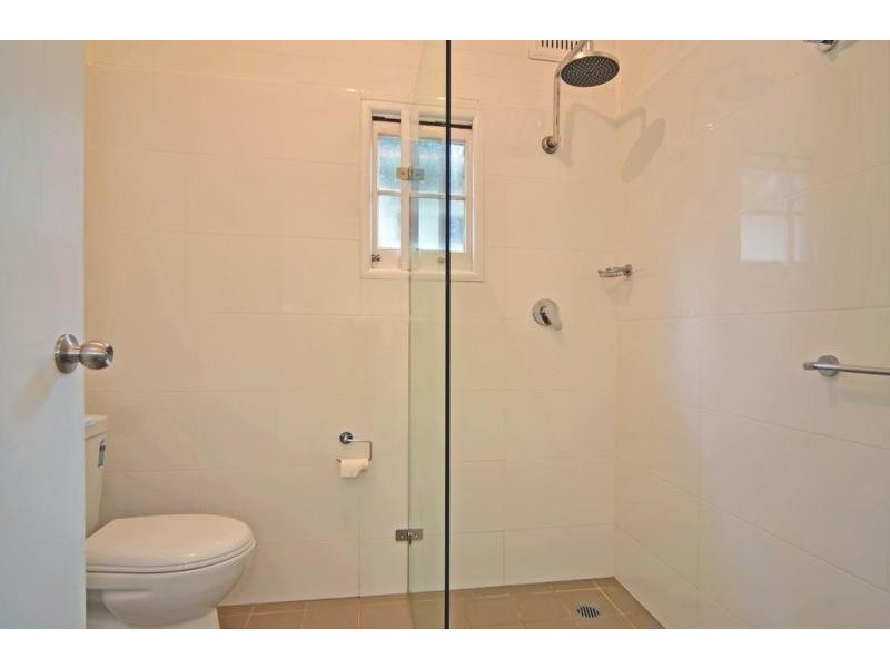 5 Leatham Avenue, Nowra NSW 2541