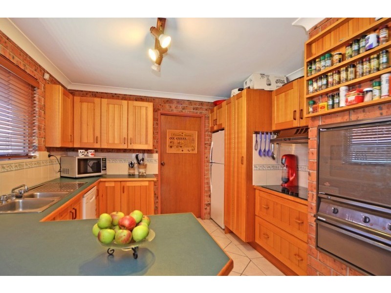 4 Helsinki Parade, Bomaderry NSW 2541