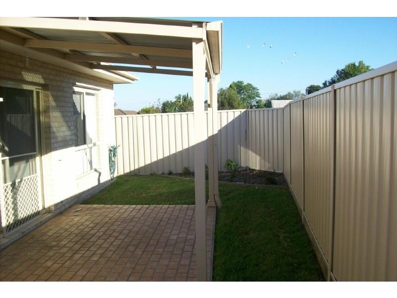2/125 Meroo Road, Bomaderry NSW 2541