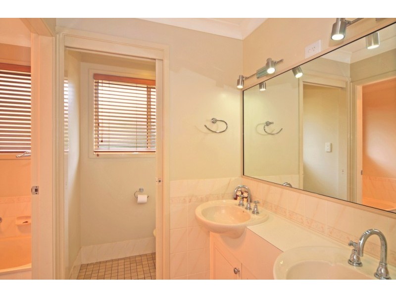 14 Robinia Way, Worrigee NSW 2540