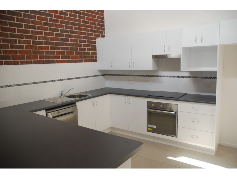 15/49 Brinawarr Street, Bomaderry NSW 2541