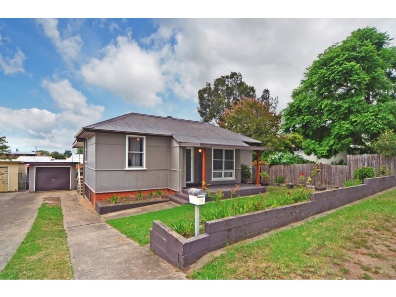 14 Burr Avenue, Nowra NSW 2541