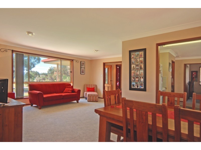 17 Rayleigh Drive, Worrigee NSW 2540