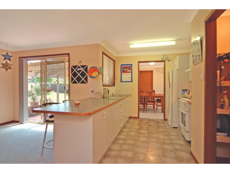 17 Rayleigh Drive, Worrigee NSW 2540