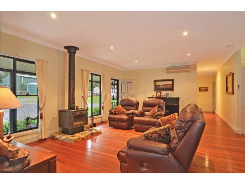 875 Sussex Inlet Road, Sussex Inlet NSW 2540