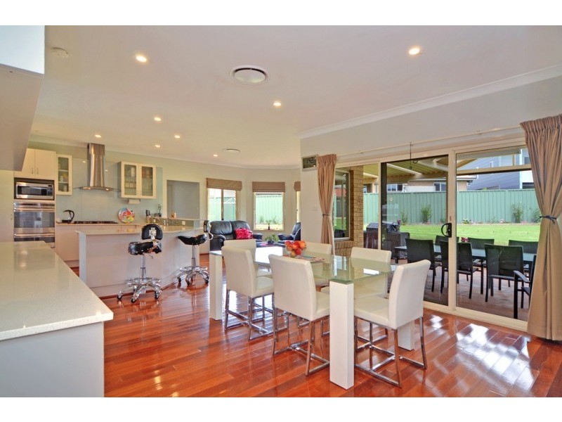 14 Appleberry Close, Bomaderry NSW 2541