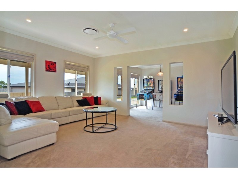 14 Appleberry Close, Bomaderry NSW 2541