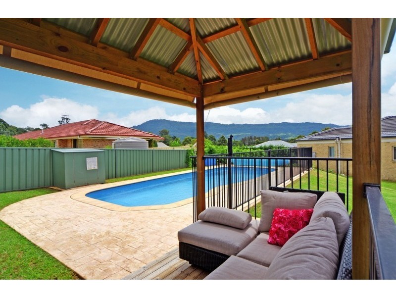 14 Appleberry Close, Bomaderry NSW 2541
