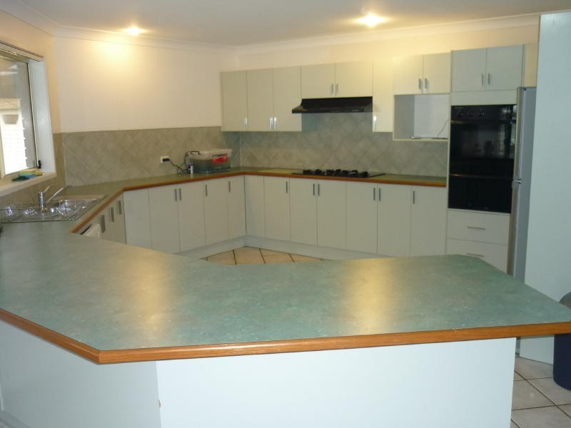 17 Rannoch Drive, West Nowra NSW 2541
