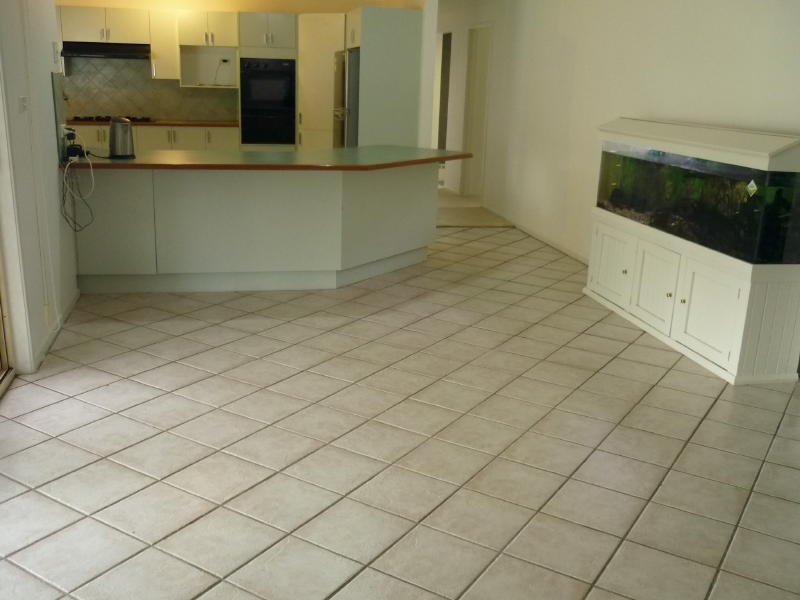 17 Rannoch Drive, West Nowra NSW 2541