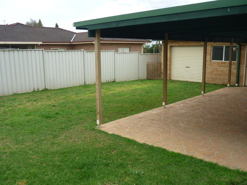 17 Rannoch Drive, West Nowra NSW 2541