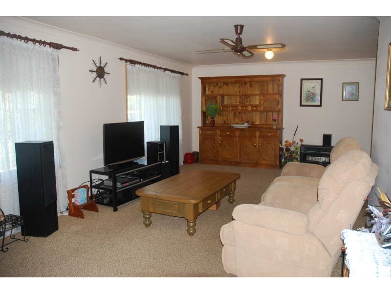 13 Farrelly Place, Bomaderry NSW 2541