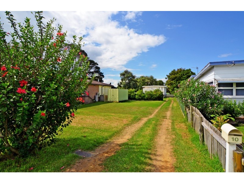 10 West Street, Greenwell Point NSW 2540